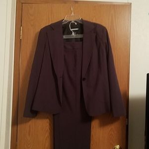 Women's pantsuit